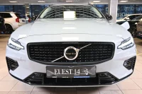 Volvo V60 AWD T6 H&K DARK PLUS XENIUM INTELLI SAFE PRO 2 293kW thumbnail