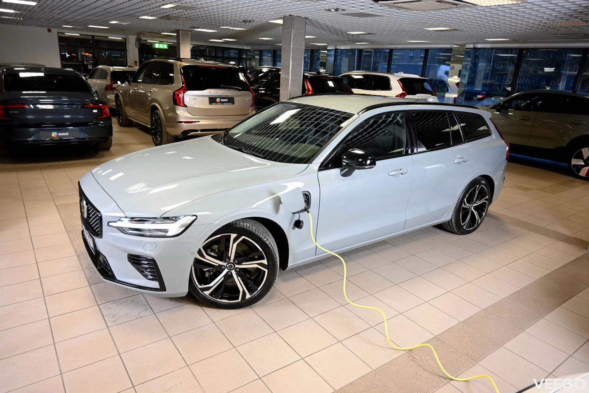 Volvo V60 AWD T6 H&K DARK PLUS XENIUM INTELLI SAFE PRO 2 293kW