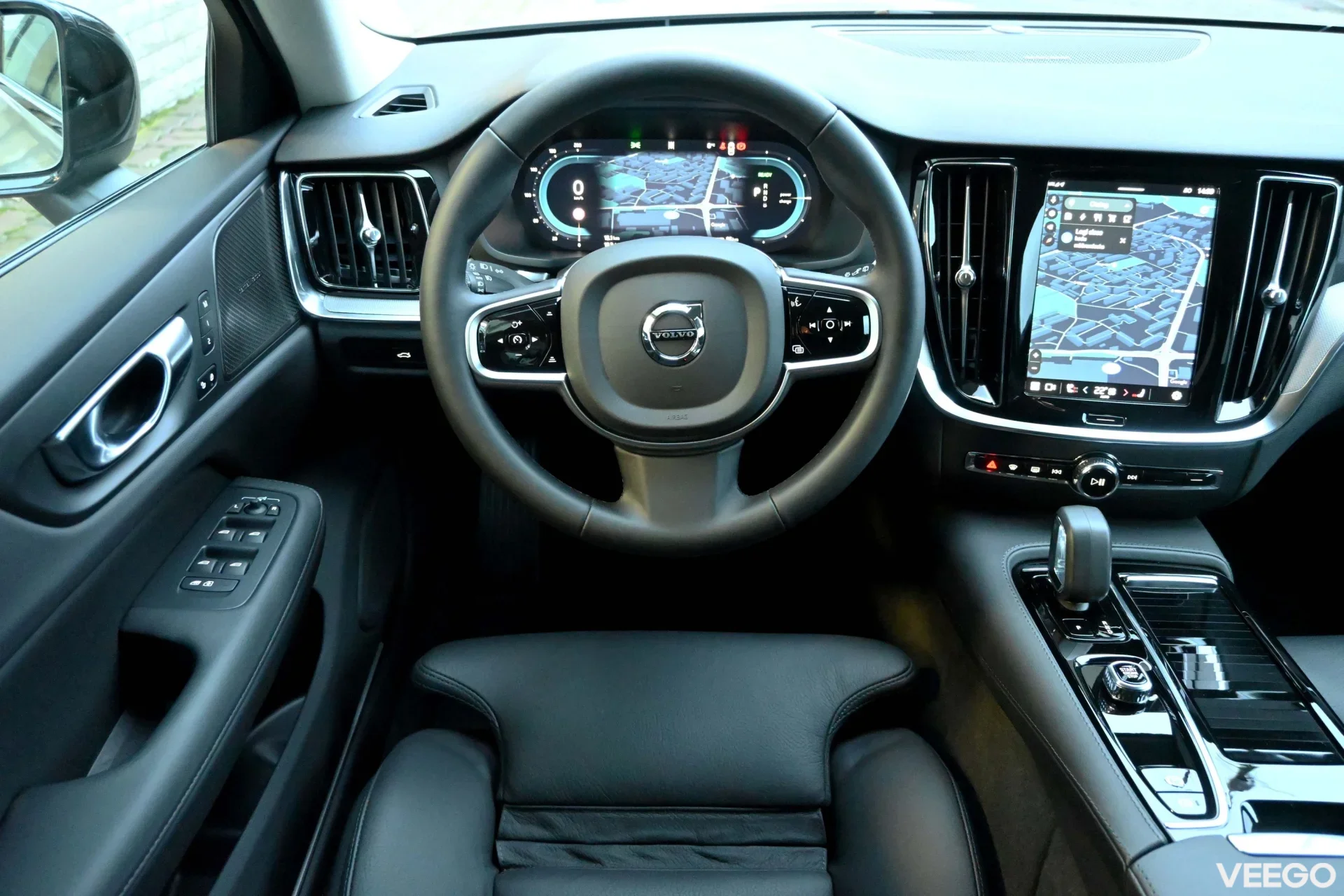 Volvo V60 AWD T6 H&K DARK PLUS XENIUM INTELLI SAFE PRO 2 293kW