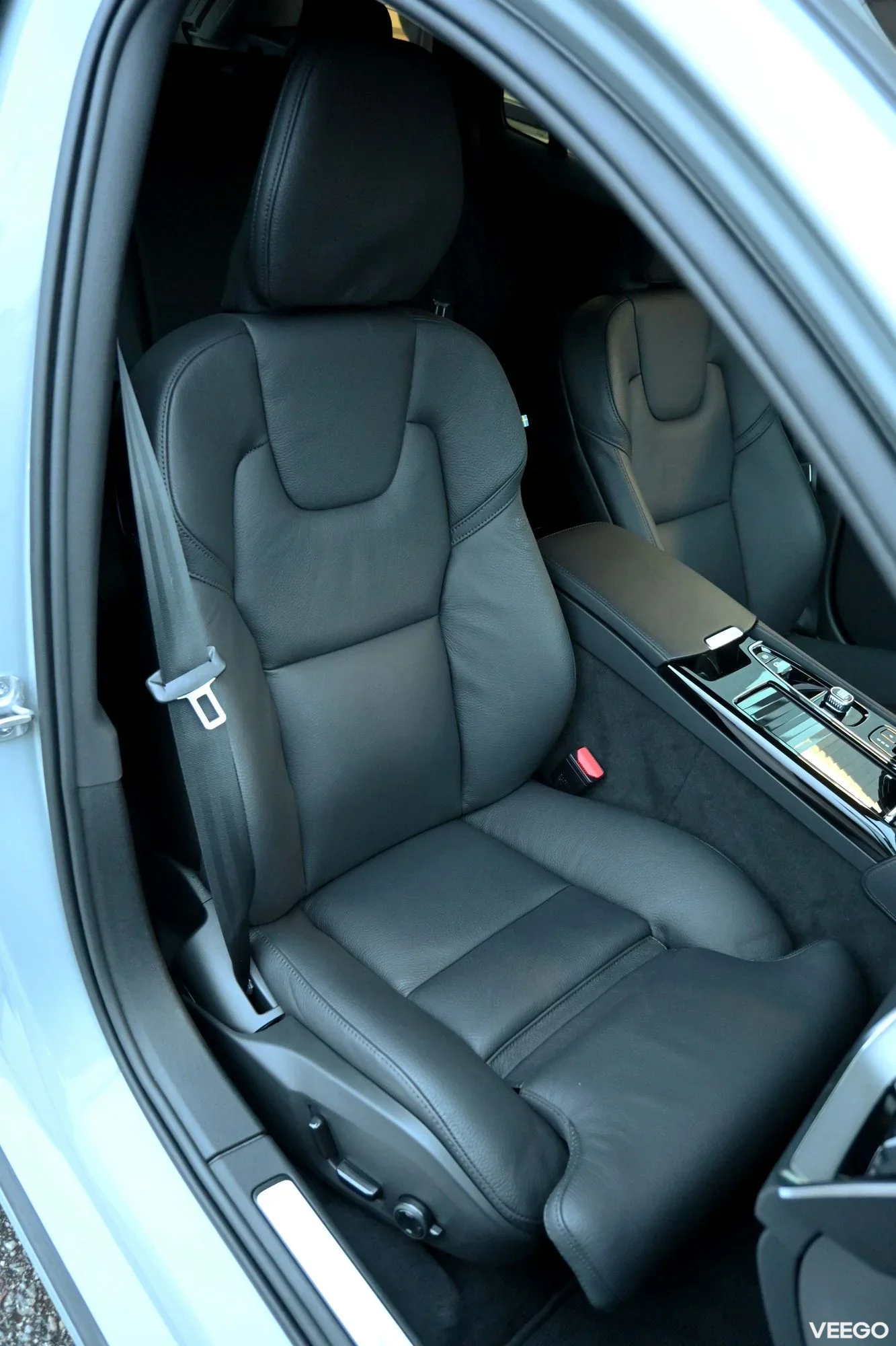 Volvo V60 AWD T6 H&K DARK PLUS XENIUM INTELLI SAFE PRO 2 293kW