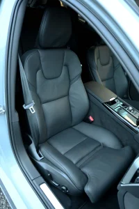 Volvo V60 AWD T6 H&K DARK PLUS XENIUM INTELLI SAFE PRO 2 293kW thumbnail