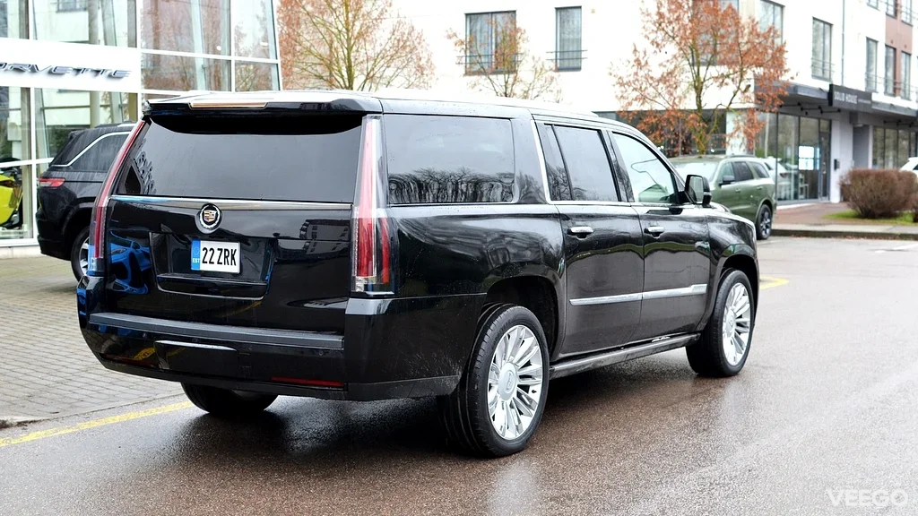 Cadillac Escalade ESV 6.2 313kW