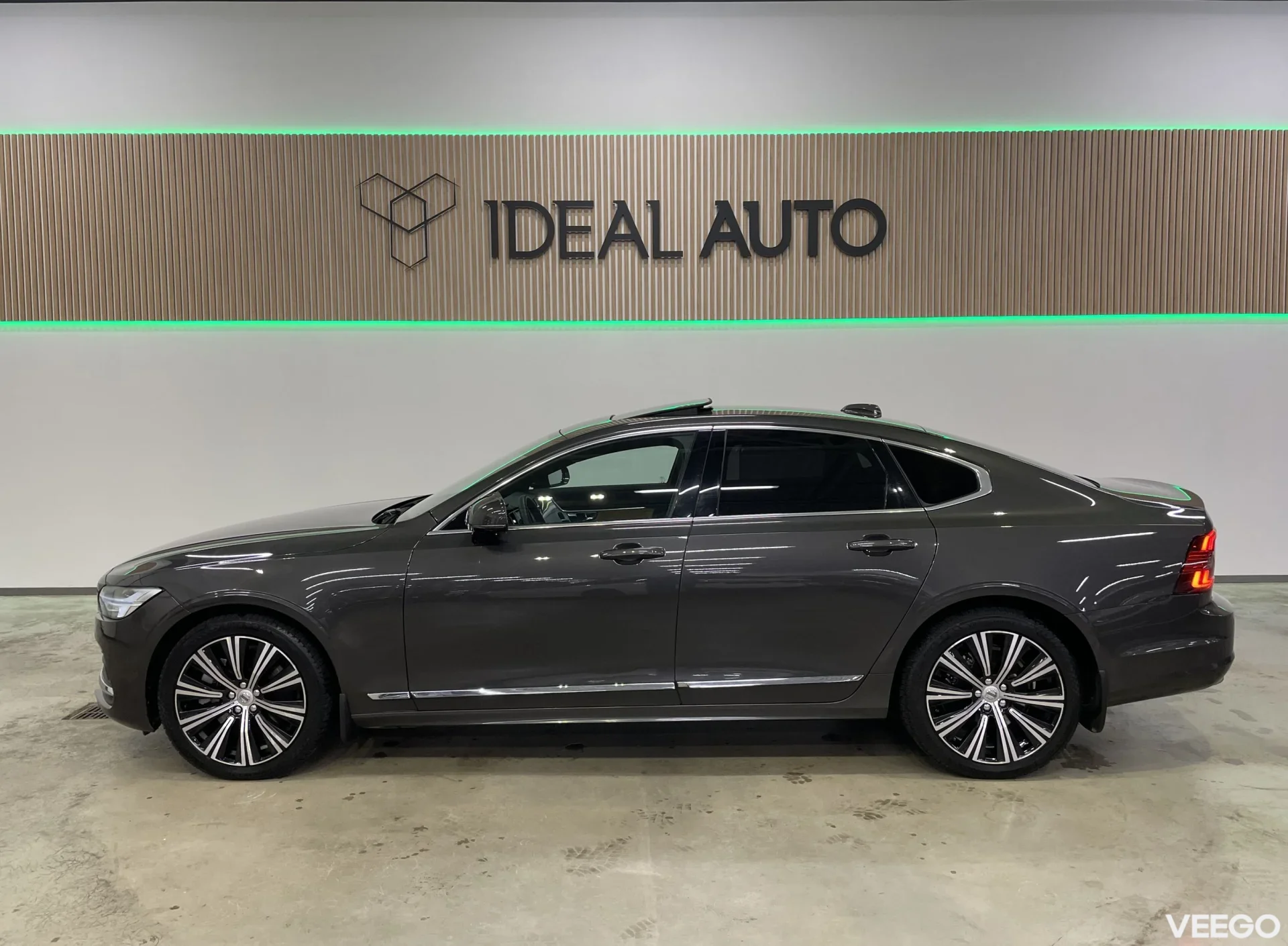 Volvo S90 Ultimate Bright AT AWD 220kW