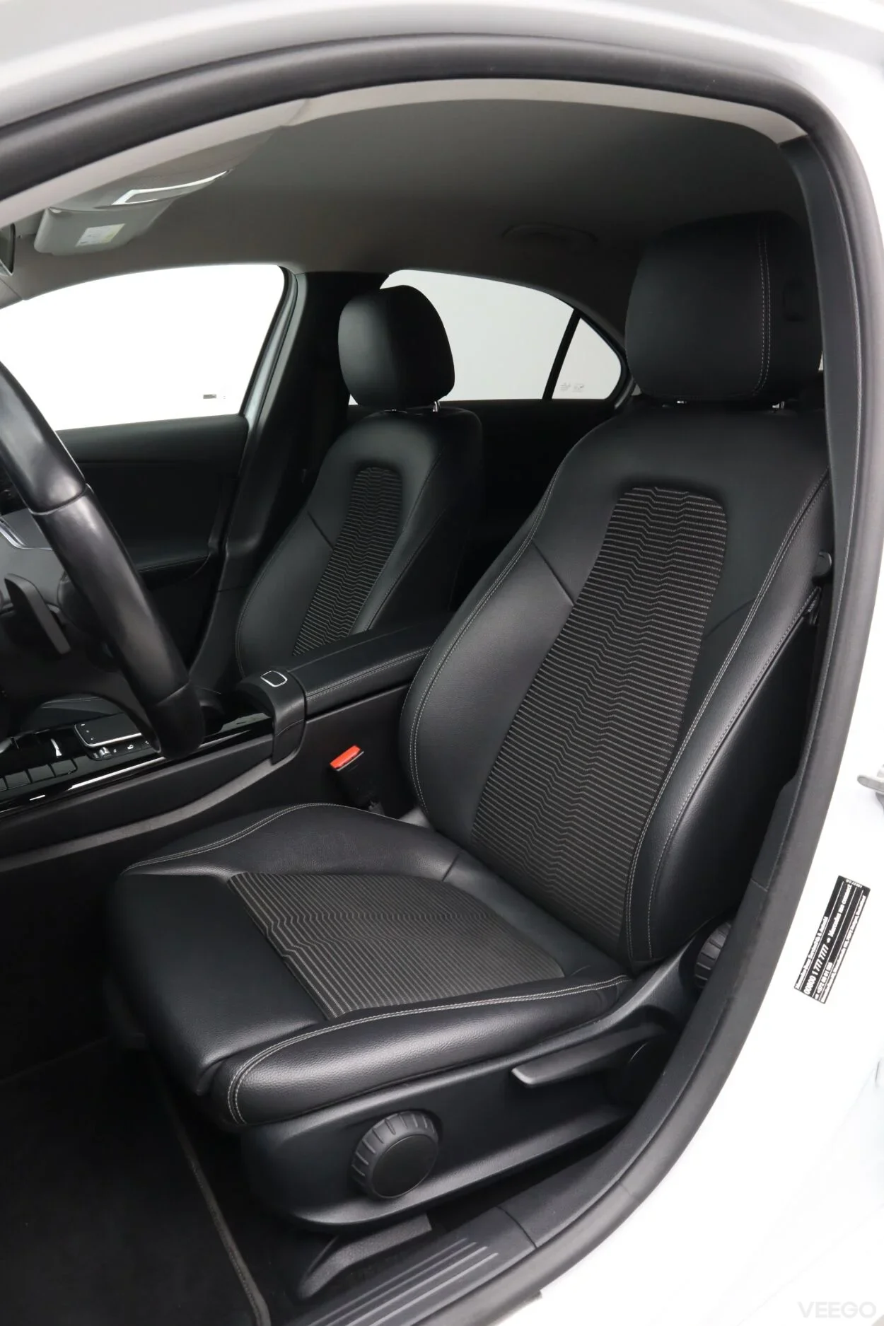 Mercedes-Benz A180 Progressive 1.3 100kW