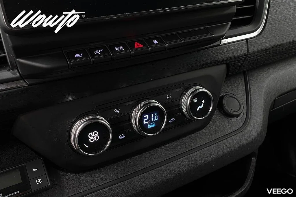 Renault Trafic 2.0 dCi EDC 150HK L2 3-Sits Nordic Line /Moms 110kW