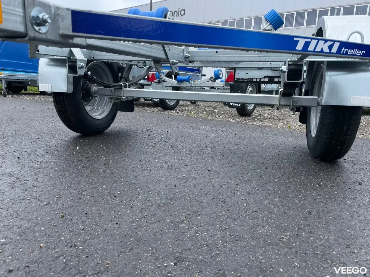 Tiki Treiler Paadihaagis lehtvedrudega kW