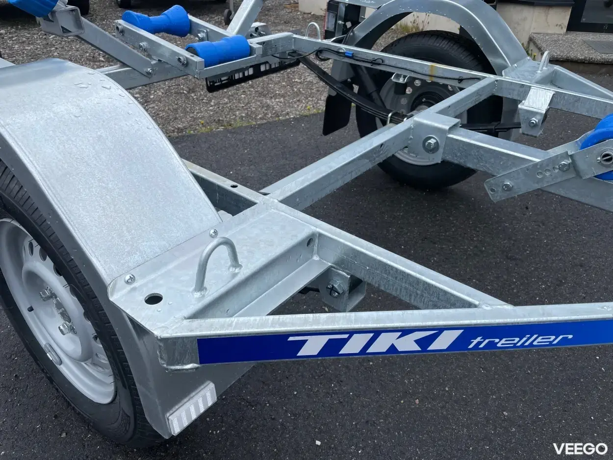 Tiki Treiler Paadihaagis lehtvedrudega kW