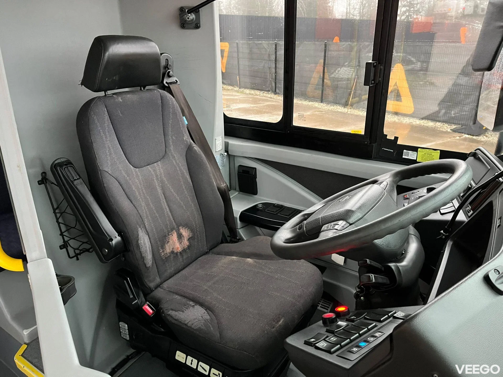 Volvo B8RLE 4 SIMILAR AVAILABLE / 47 SEATS / AC / AUXILIARY HEATING  240kW