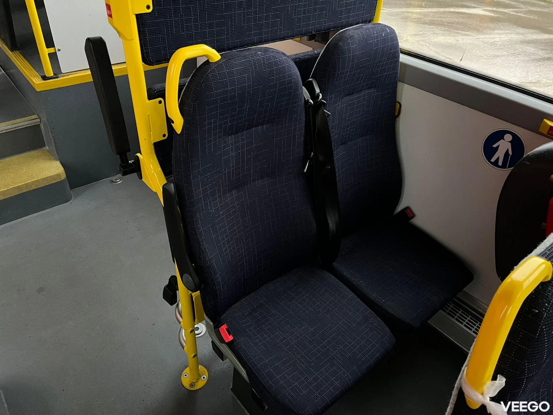 Volvo B8RLE 4 SIMILAR AVAILABLE / 47 SEATS / AC / AUXILIARY HEATING  240kW