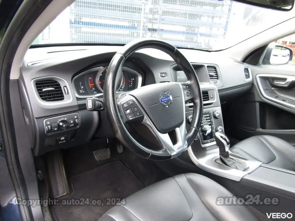 Volvo V60 R-Design City Safety 2.0 133kW