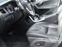 Volvo V60 R-Design City Safety 2.0 133kW thumbnail