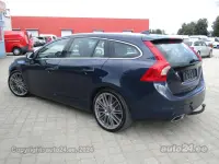 Volvo V60 R-Design City Safety 2.0 133kW thumbnail