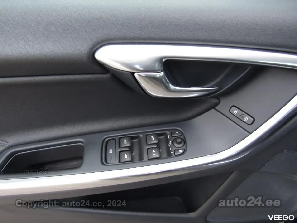 Volvo V60 R-Design City Safety 2.0 133kW