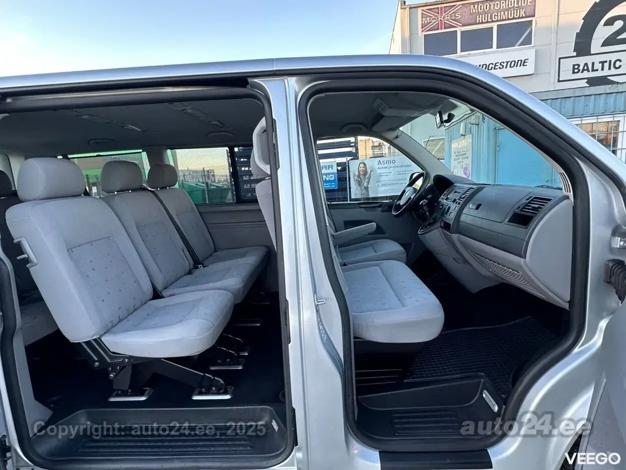 Volkswagen Caravelle 2.5 96kW
