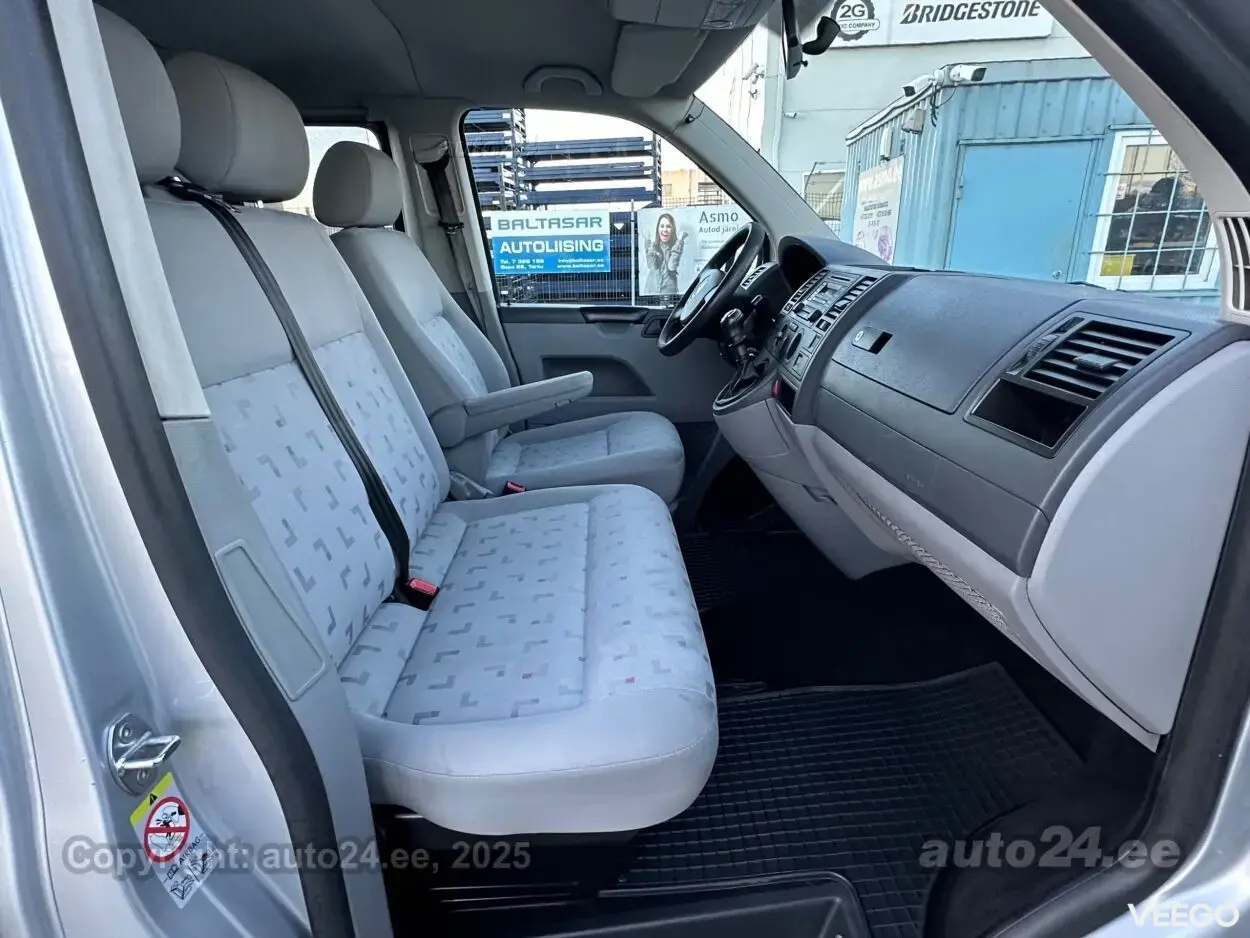 Volkswagen Caravelle 2.5 96kW