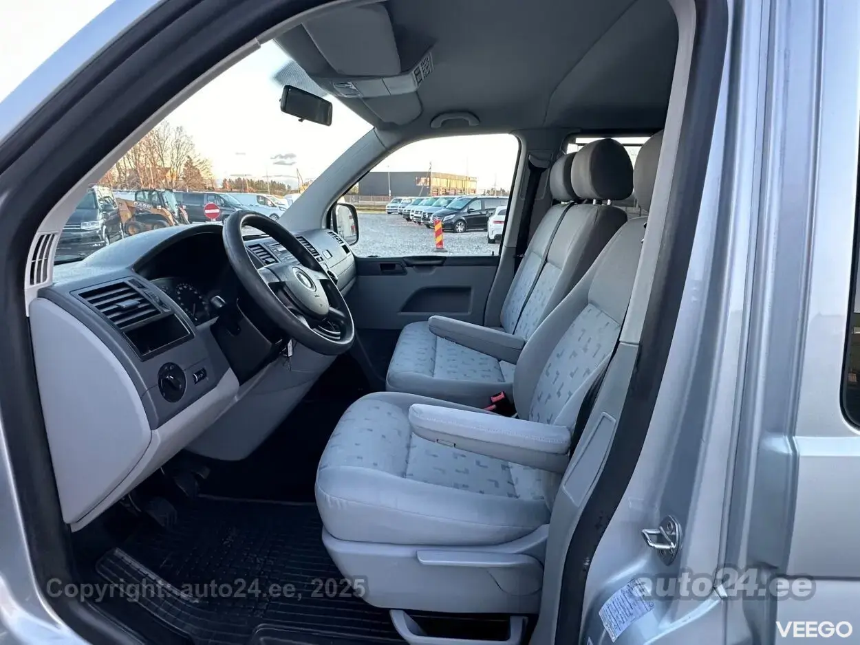 Volkswagen Caravelle 2.5 96kW