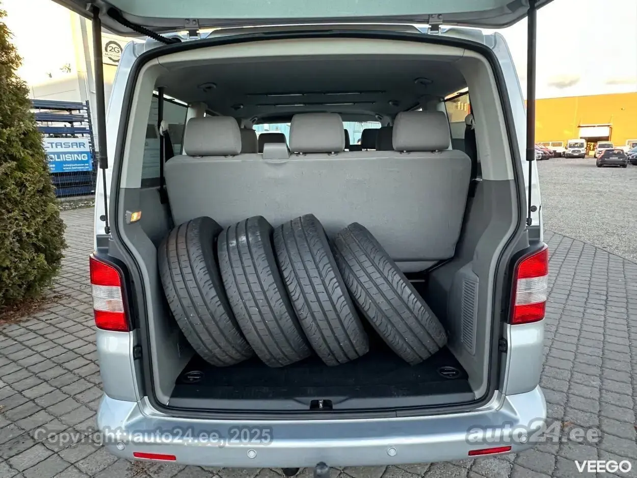 Volkswagen Caravelle 2.5 96kW