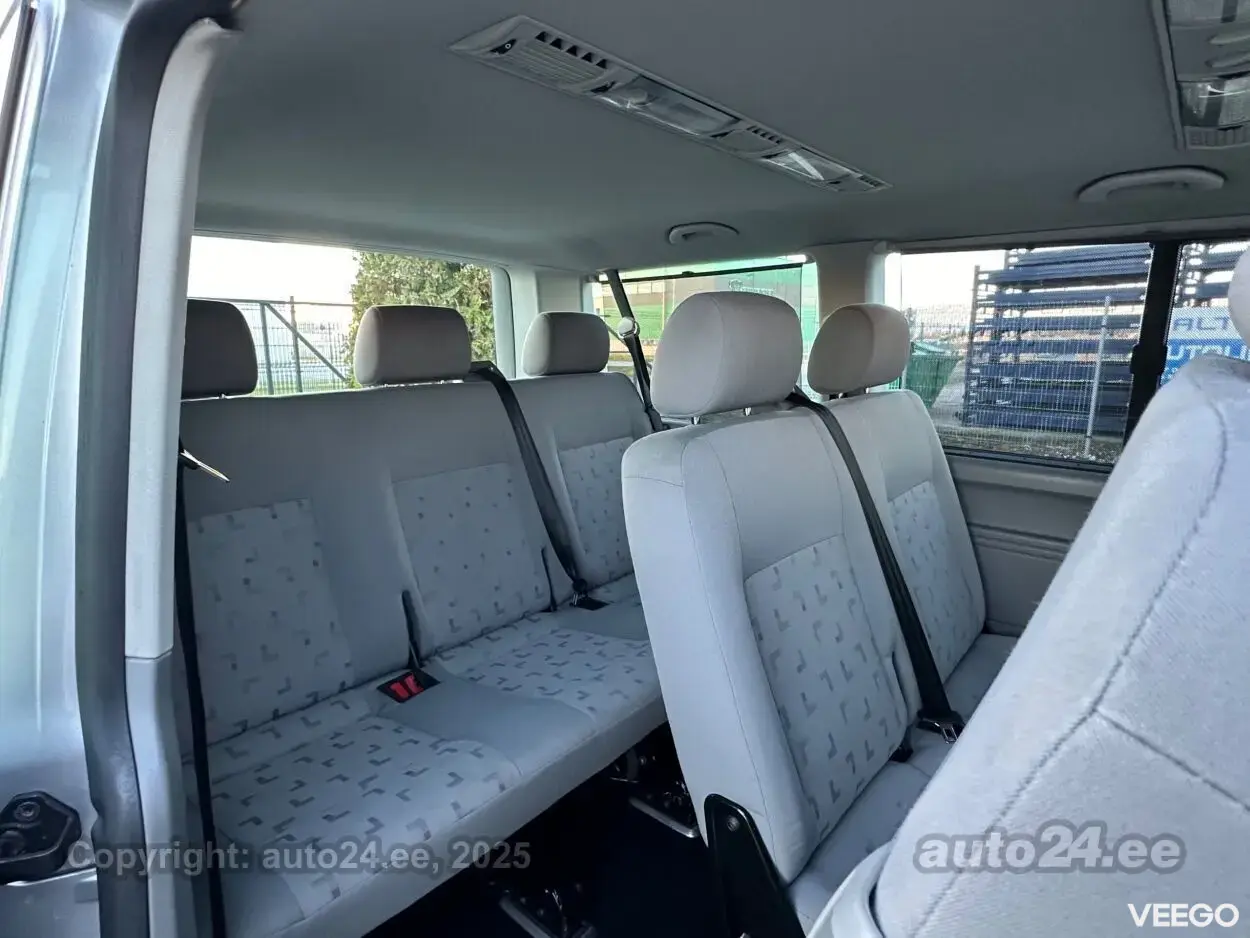Volkswagen Caravelle 2.5 96kW