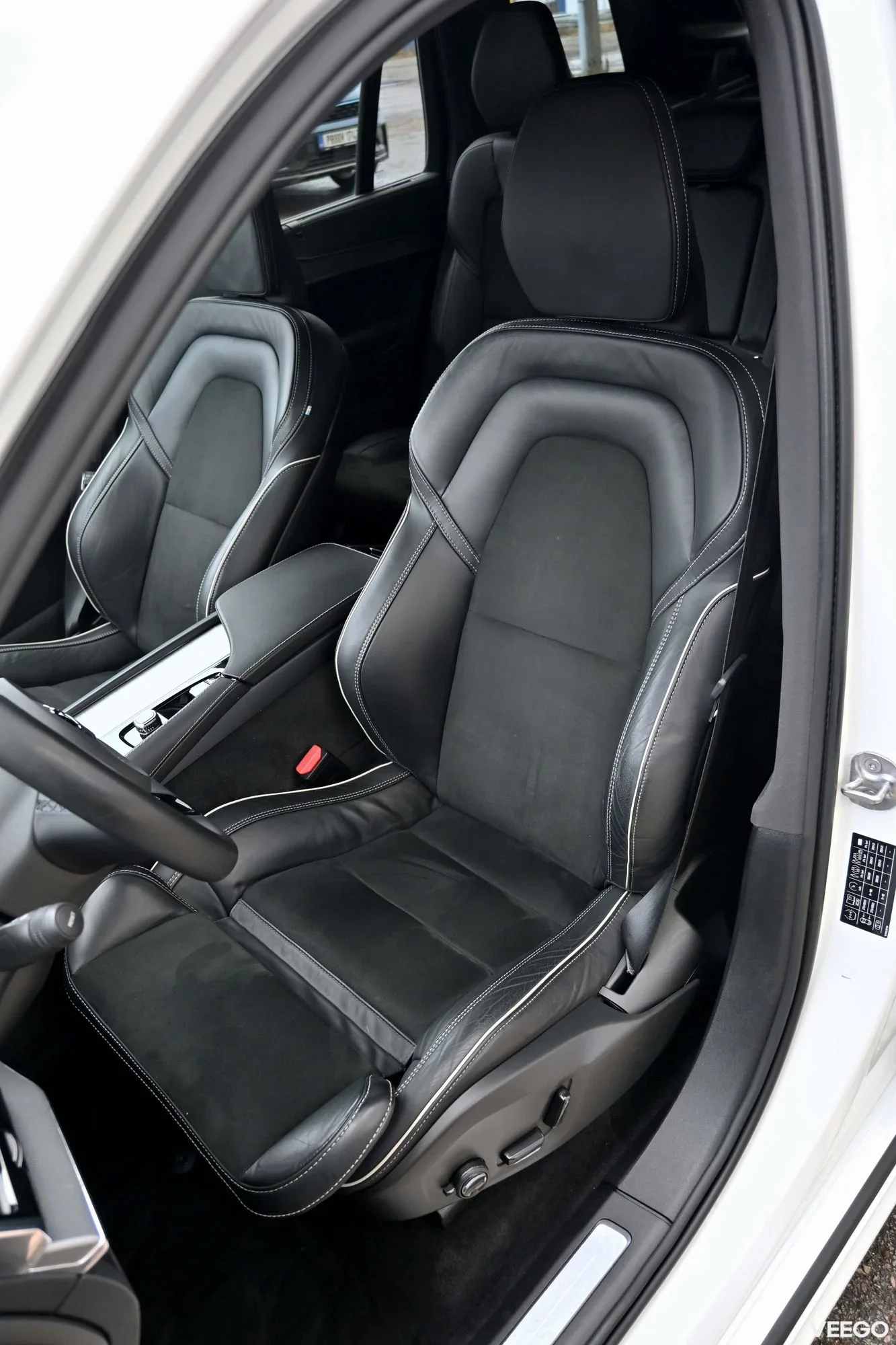 Volvo XC90 AWD T8 H&K ULTIMATE DARK XENIUM INTELLI SAFE 2 335kW