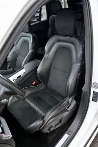 Volvo XC90 AWD T8 H&K ULTIMATE DARK XENIUM INTELLI SAFE 2 335kW thumbnail