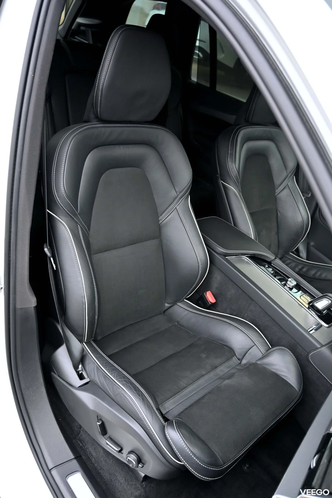 Volvo XC90 AWD T8 H&K ULTIMATE DARK XENIUM INTELLI SAFE 2 335kW