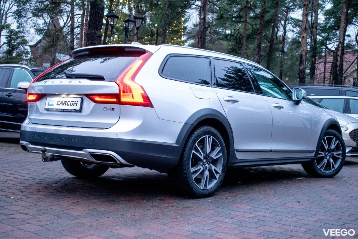Volvo V90 Cross Country AWD Intelli SAFE PRO Family Wntr 2 140kW