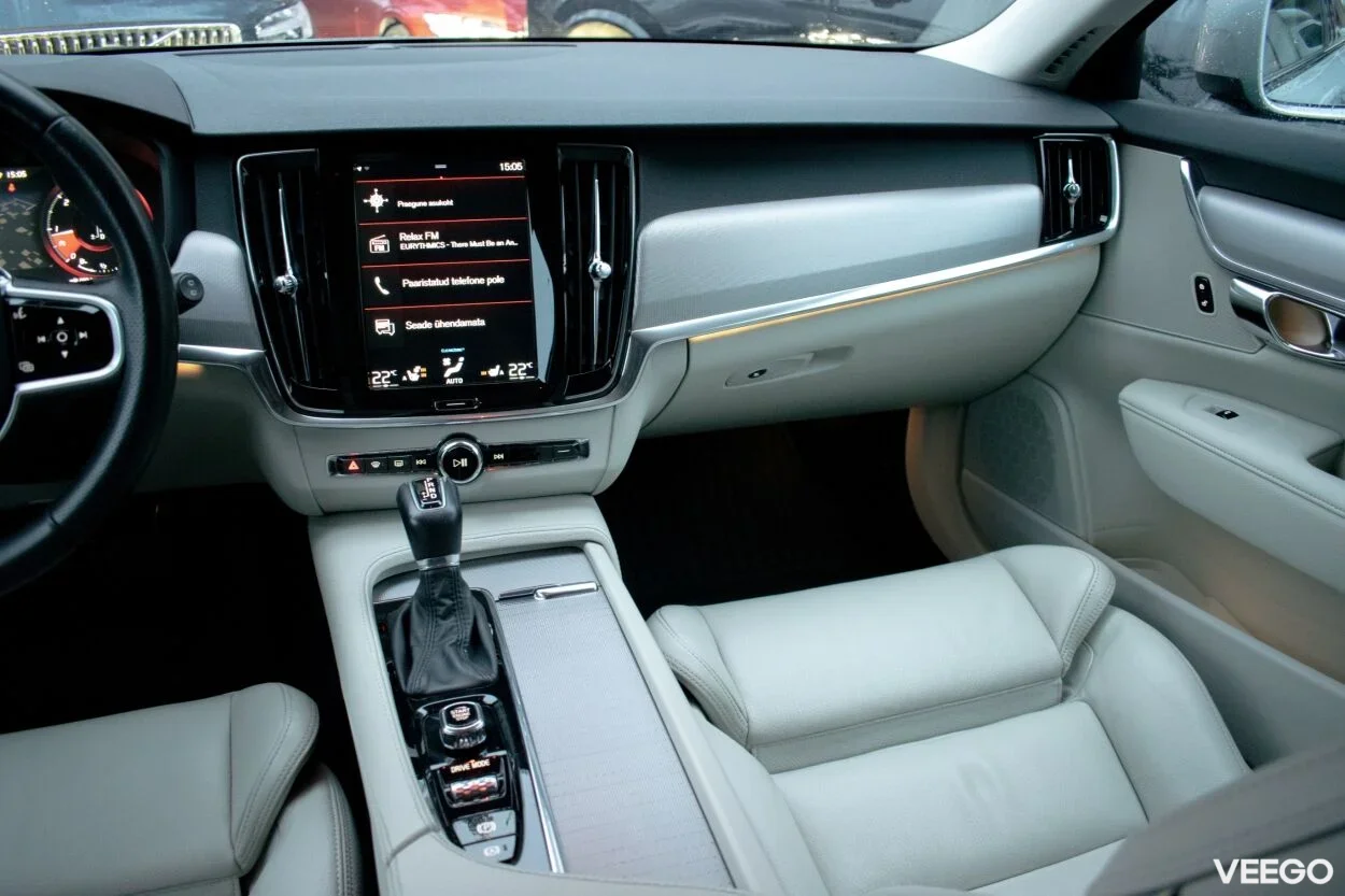 Volvo V90 Cross Country AWD Intelli SAFE PRO Family Wntr 2 140kW