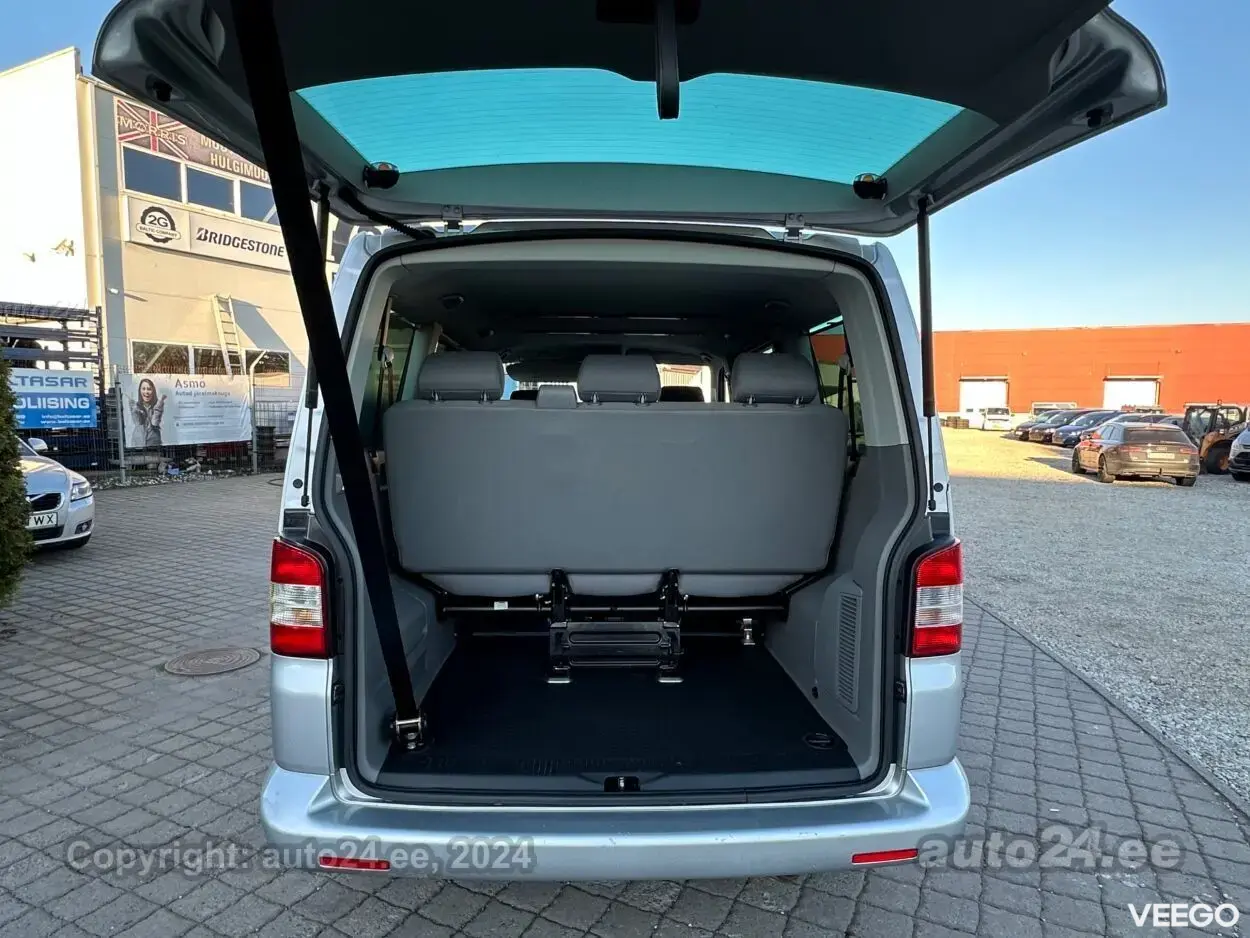 Volkswagen Caravelle 2.5 96kW