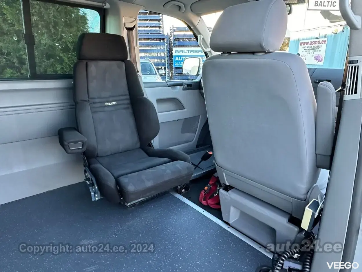 Volkswagen Caravelle 2.5 96kW