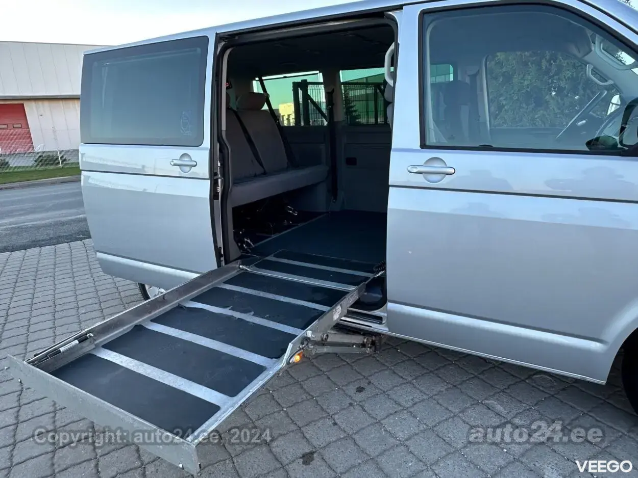 Volkswagen Caravelle 2.5 96kW