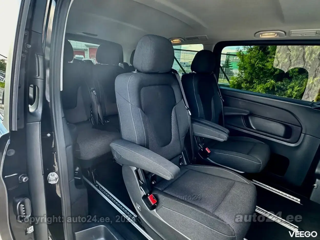 Mercedes-Benz V220 2.1 120kW