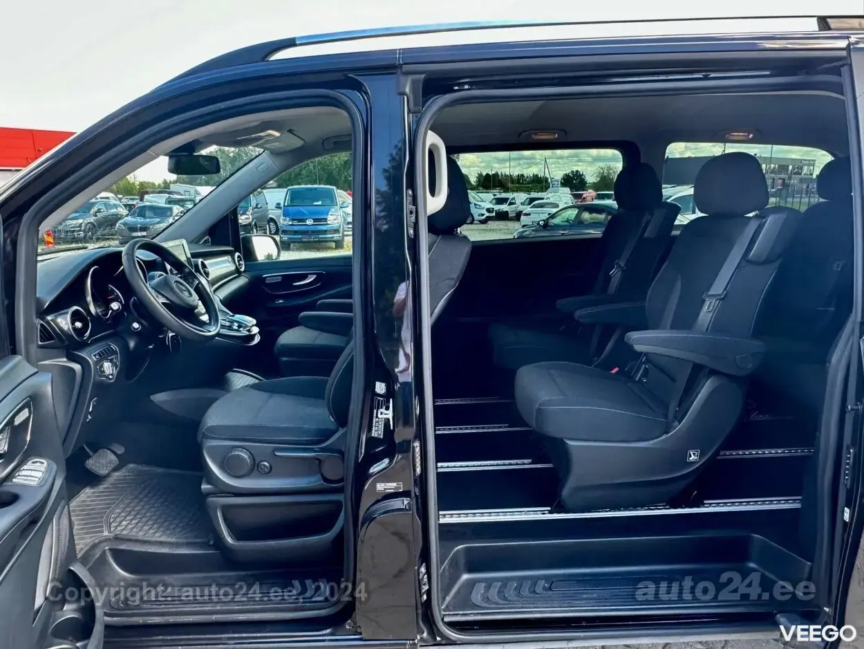 Mercedes-Benz V220 2.1 120kW