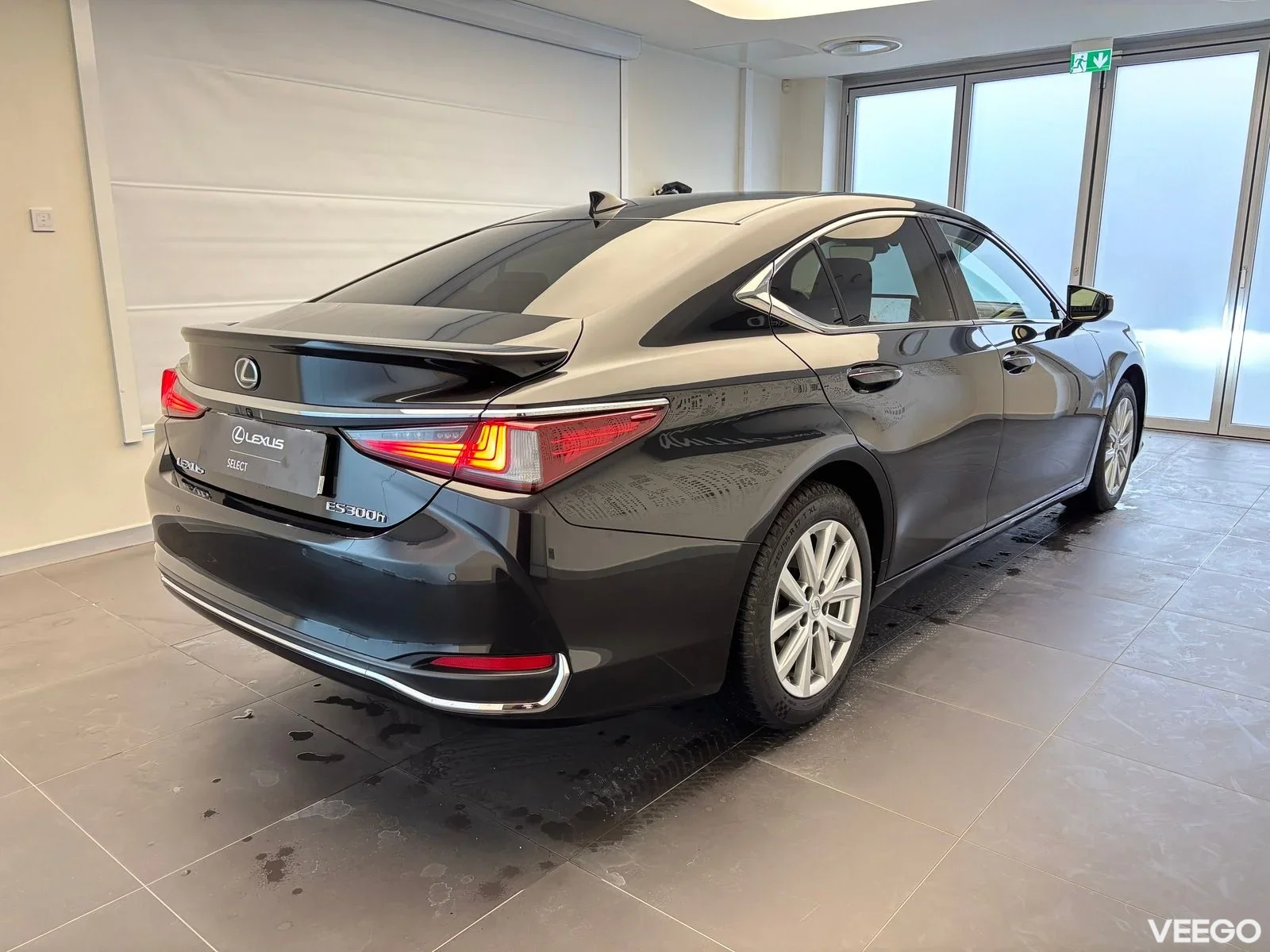 Lexus ES 300h - 164kW