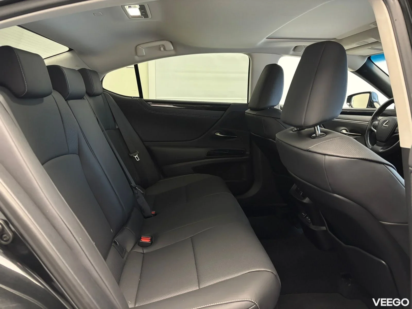 Lexus ES 300h - 164kW