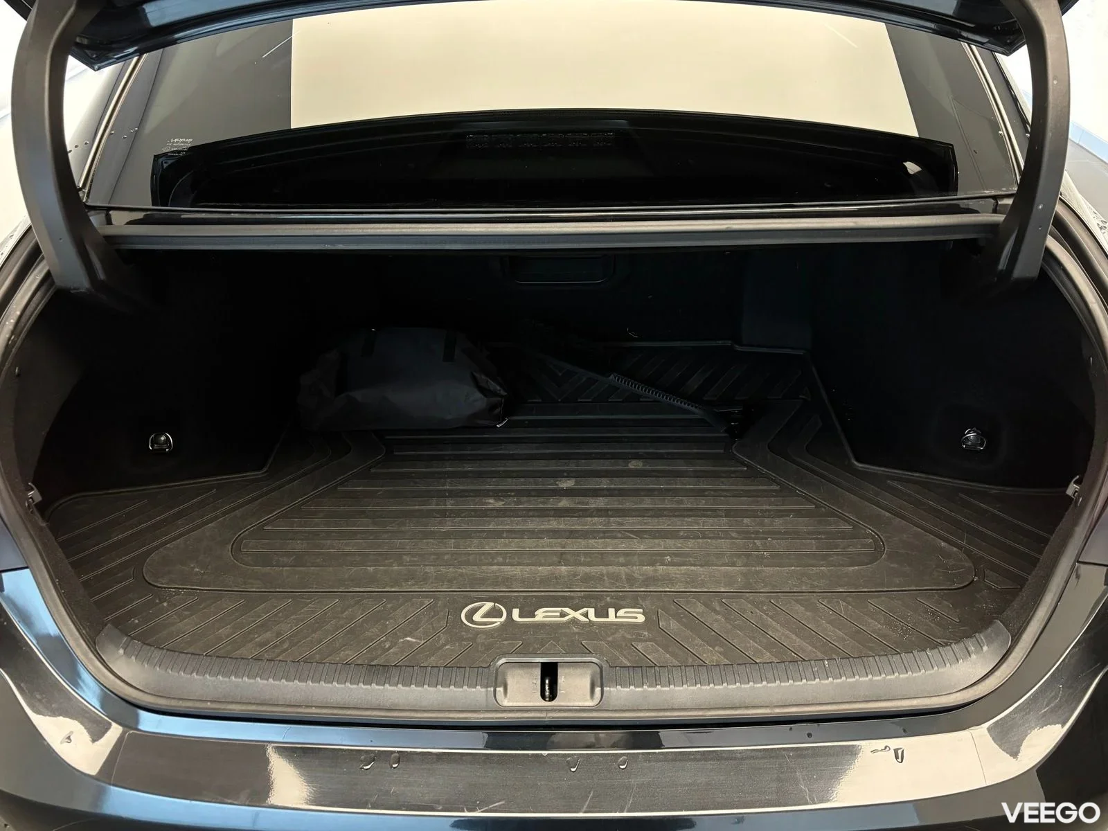 Lexus ES 300h - 164kW