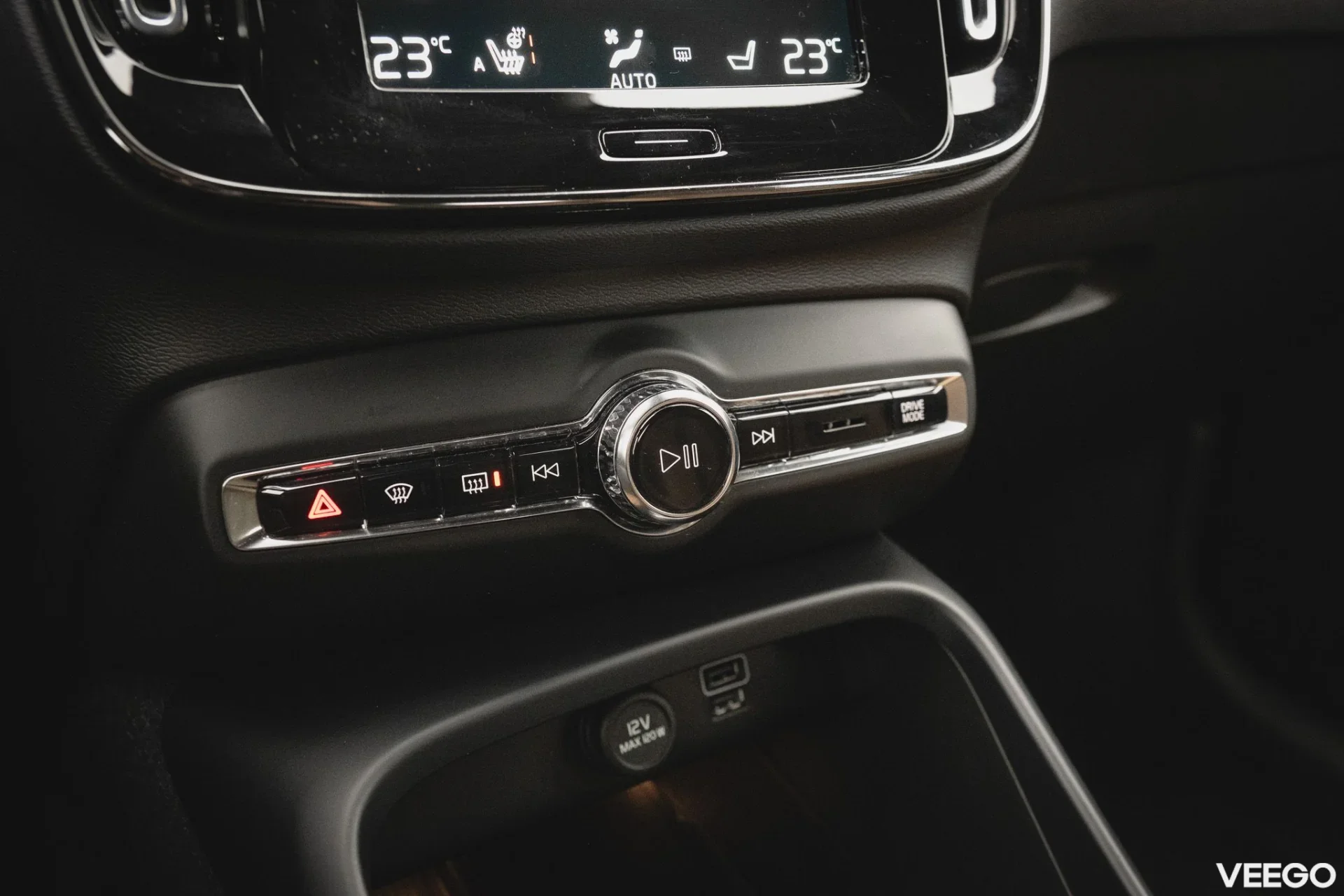 Volvo XC40 Inscription AWD MHEV 2 145kW