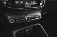 Volvo XC40 Inscription AWD MHEV 2 145kW thumbnail