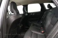 Volvo XC60 B4 AWD 2 145kW thumbnail