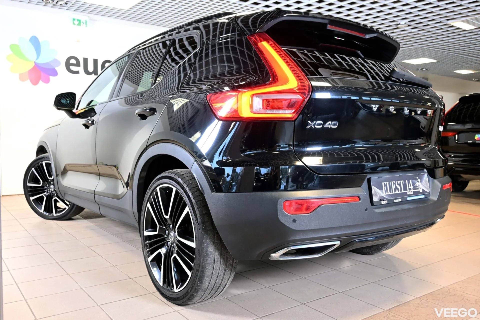 Volvo XC40 AWD H&K R-DESIGN XENIUM INTELLI PRO FULL 140kW