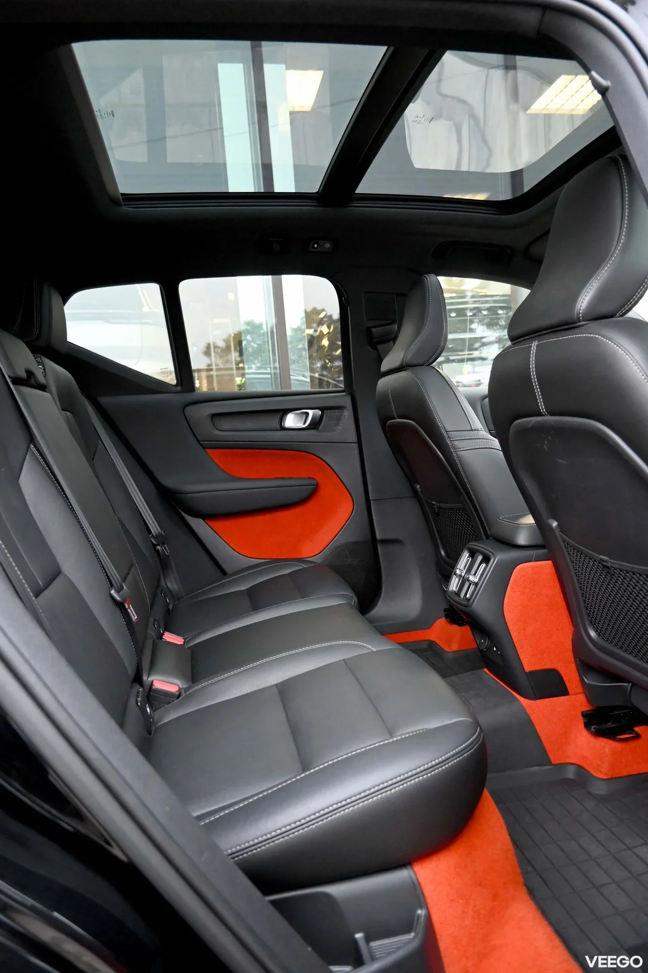 Volvo XC40 AWD H&K R-DESIGN XENIUM INTELLI PRO FULL 140kW