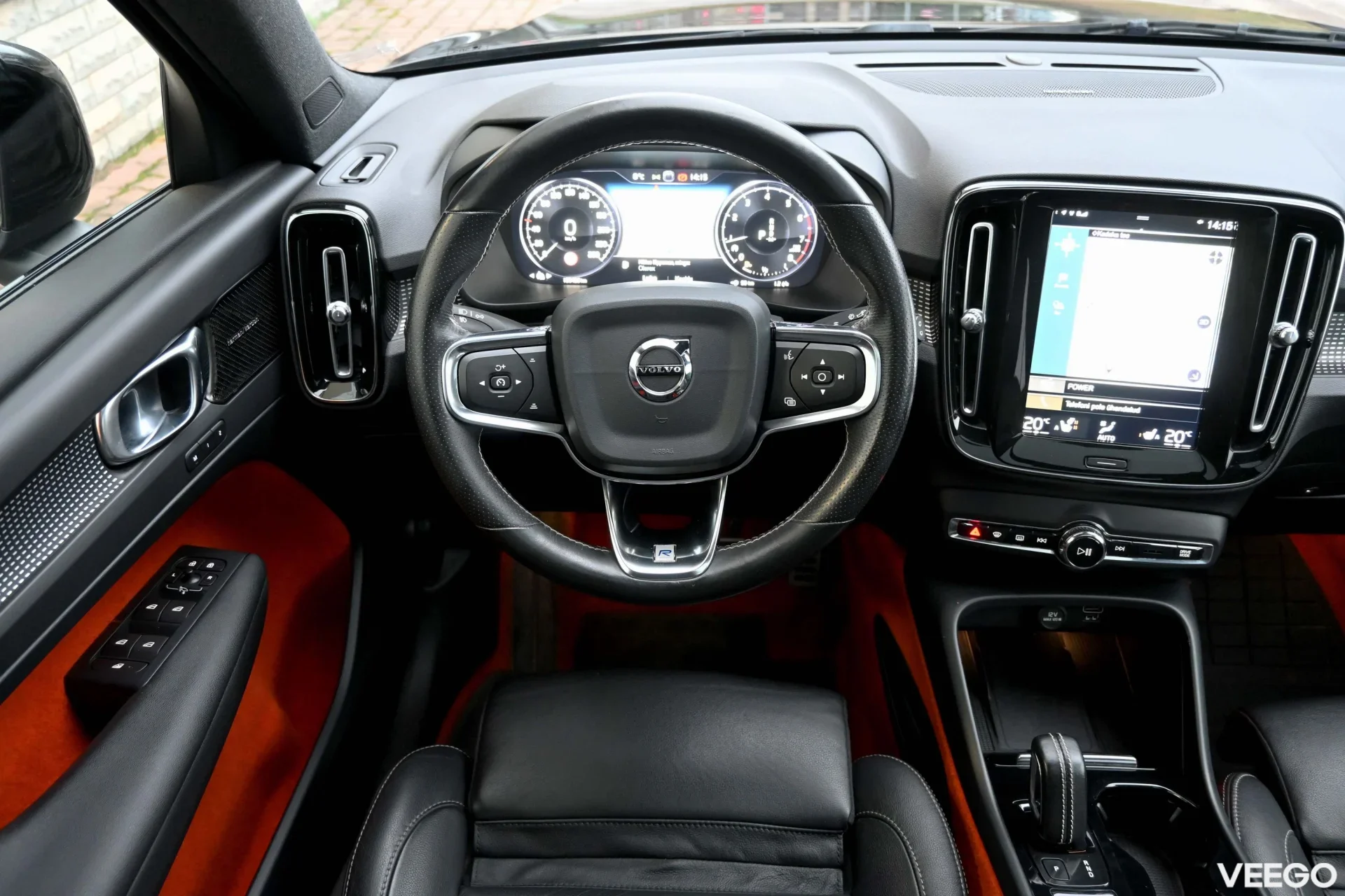 Volvo XC40 AWD H&K R-DESIGN XENIUM INTELLI PRO FULL 140kW