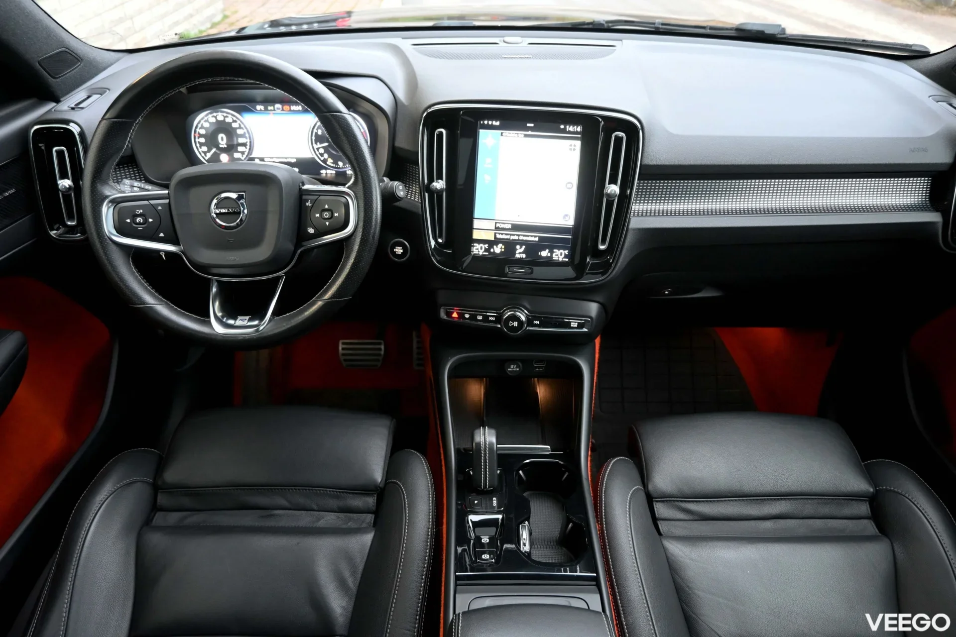 Volvo XC40 AWD H&K R-DESIGN XENIUM INTELLI PRO FULL 140kW