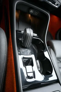 Volvo XC40 AWD H&K R-DESIGN XENIUM INTELLI PRO FULL 140kW thumbnail