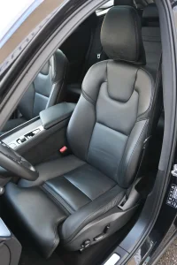 Volvo XC60 AWD R-DESIGN XENIUM INTELLI SAFE PRO 2 251kW thumbnail