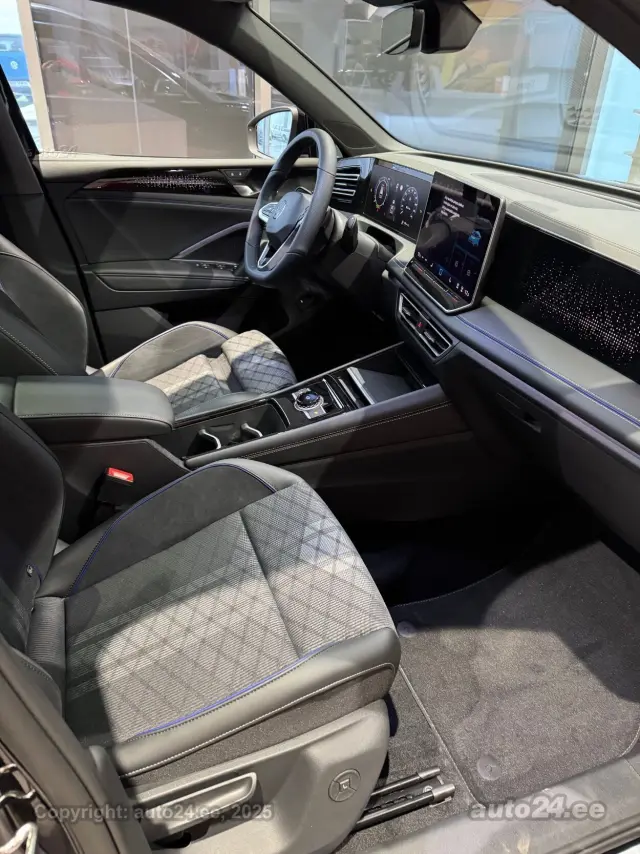 Image of Volkswagen Tiguan R-LINE 2.0 TDI 110kW 2.0 110kW