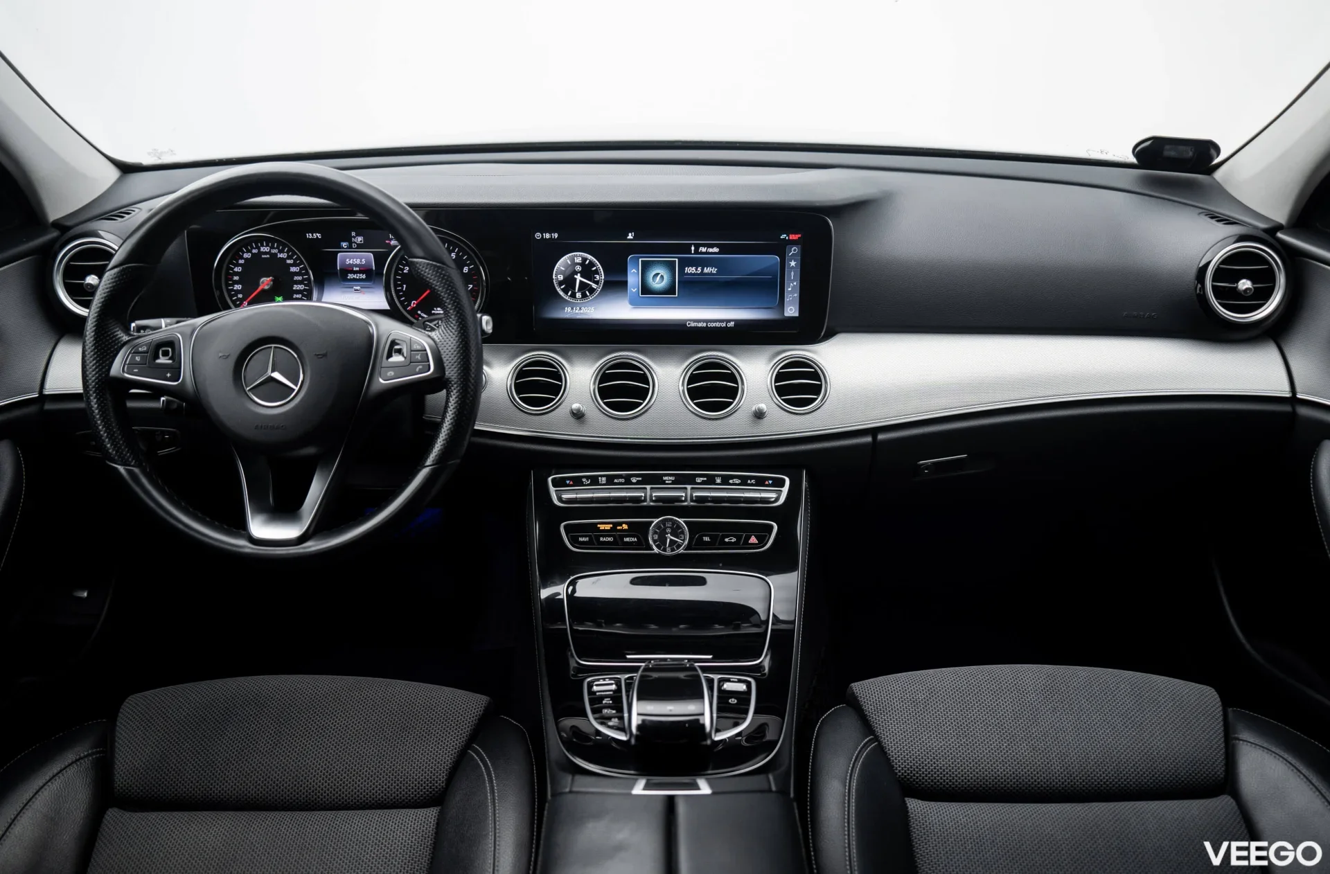 Mercedes-Benz E350 e Avantgarde 2.0 210kW