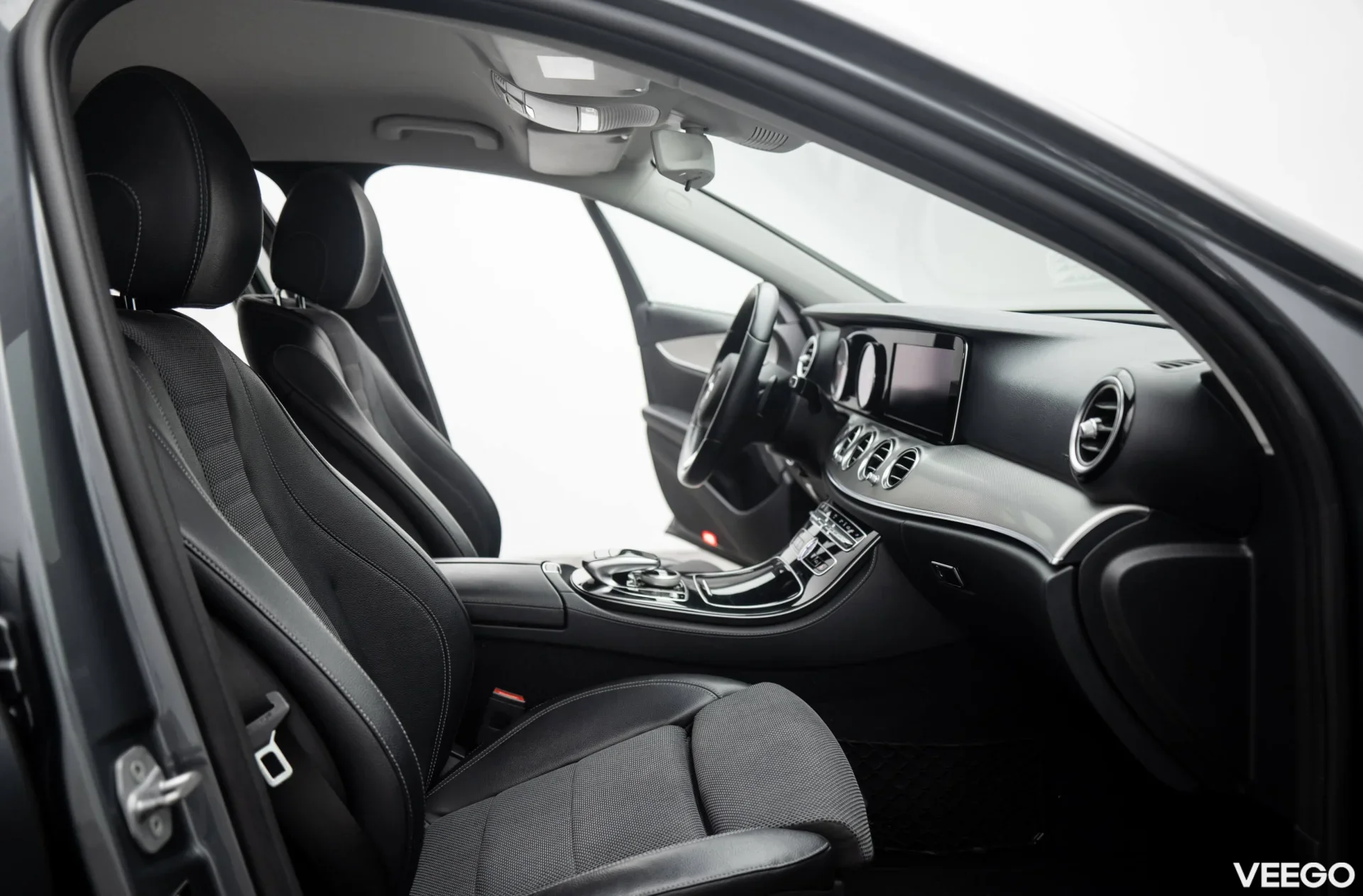 Mercedes-Benz E350 e Avantgarde 2.0 210kW