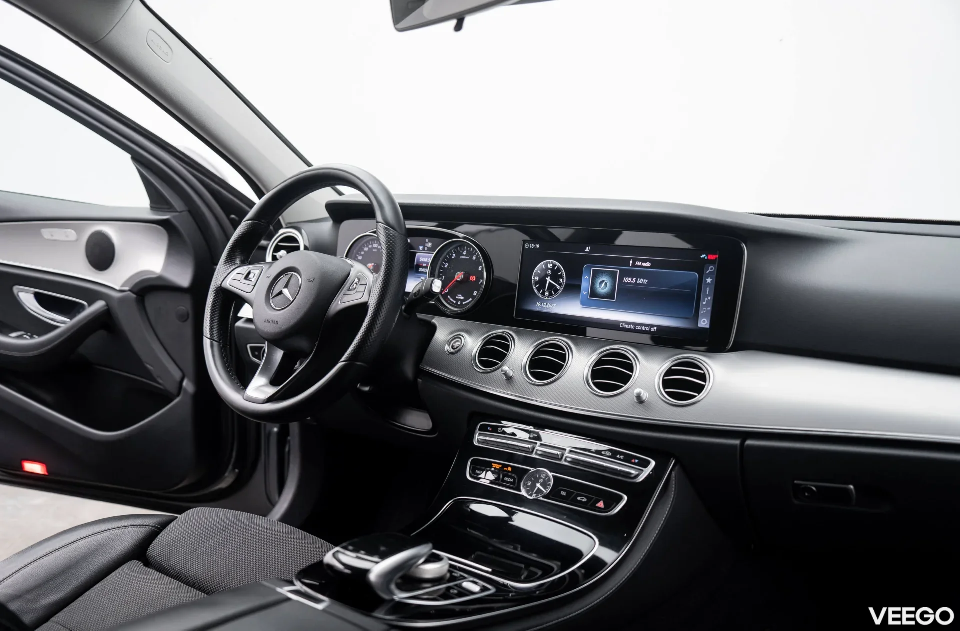 Mercedes-Benz E350 e Avantgarde 2.0 210kW