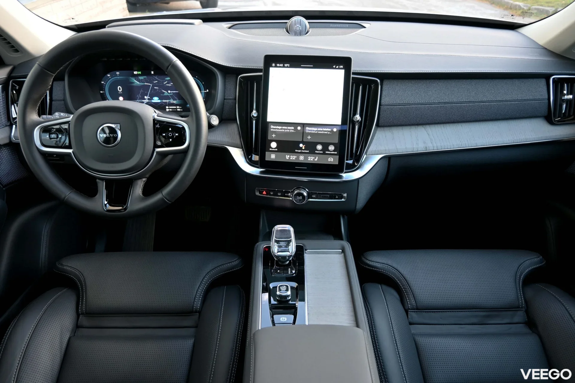 Volvo XC90 T8 TWIN ENGINE 7K AWD B&W 4C ULTRA DARK INTELLI SAFE PRO MY26 2 335kW