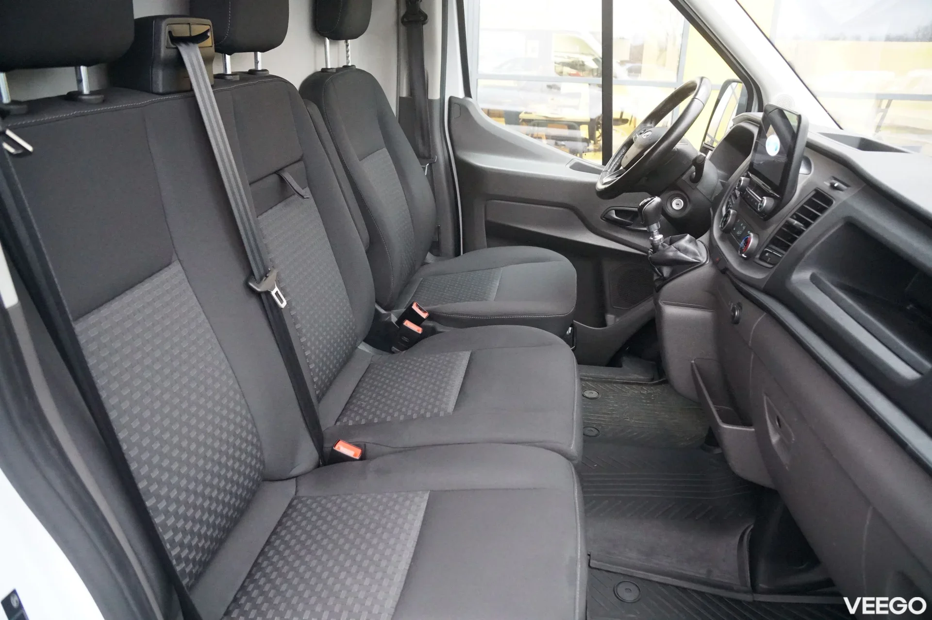 Ford Transit TDCI 350L VAN FWD 130HP 2 96kW
